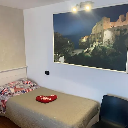 Le Dimore Del Sarto 住宿加早餐酒店 滨海波利尼亚诺